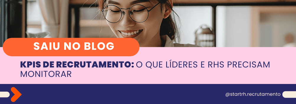 Mulher de óculos sorrindo enquanto lê, com o título do artigo: “KPIs de recrutamento: o que líderes e RHs precisam monitorar”
